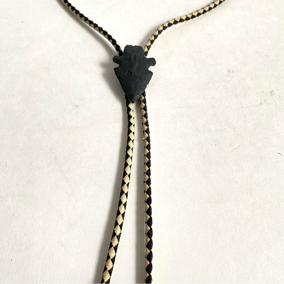 Vintage Arrowhead Bolo Tie Western Black Stone Arrow Head Cord Rockabilly Mens - Picture 5 of 9
